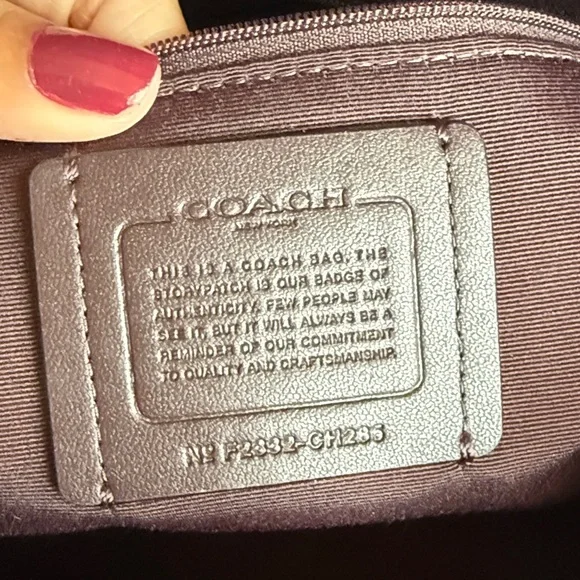 Coach medium size tote - Picture 4 of 4